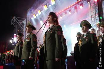 Preview of В городе над Сожем в рамках акции «Мы победили!» гомельчане и гости города вместе исполнили песню «День Победы»