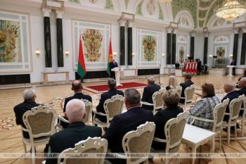 Preview of Президент в преддверии Дня народного единства вручил госнаграды заслуженным труженикам. Среди них и работники организаций Управделами